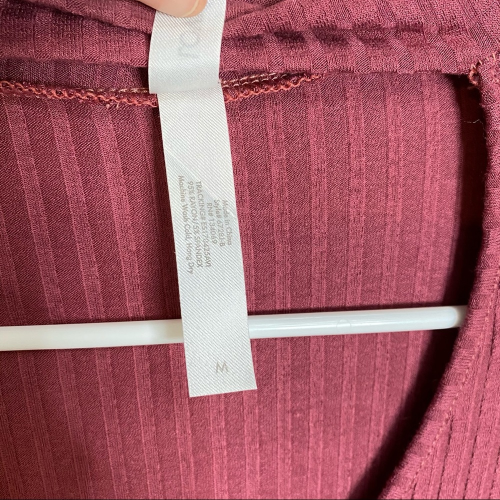 LOVE CHARM Ribbed Keyhole 3/4 Sleeve - Picture 6 of 8